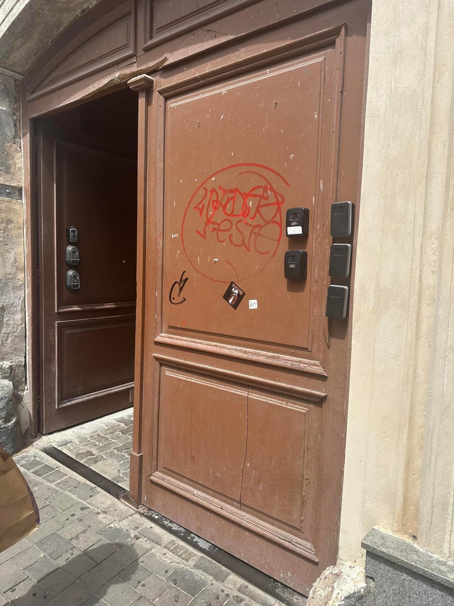 C Private Room In City Center In ブラチスラヴァ エクステリア 写真